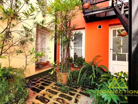Casa en Venta con 4 cocheras