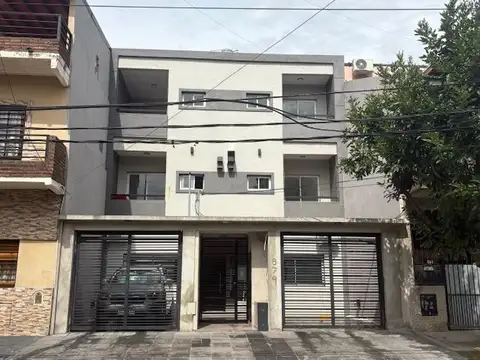 Lucena 879 - Gerli (Avellaneda) - Departamento de 2 amb.en p