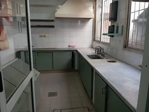 Depto Tipo Casa en Alquiler en Chacarita, USD 1.200