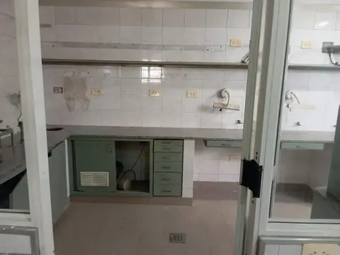 ALQUILER DEPOSITO/ OFICINA EN CHACARITA