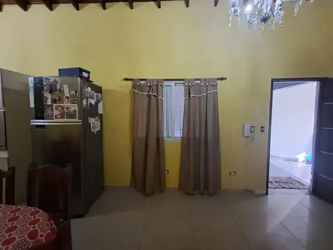 Casa 3 ambientes con 2 baños