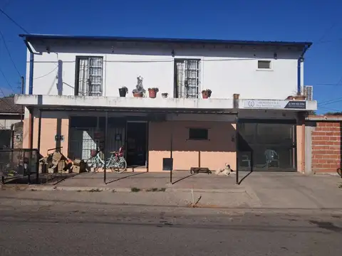 VENTA CASA en DOS PLANTAS con LOCAL en Matheu