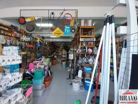 EN VENTA 2 Locales comerciales en block sobre Av. ppal., Zona Sur, Villa Gesell