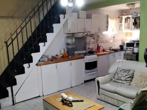 Depto Tipo Casa en Venta de 4 ambientes