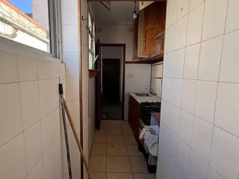 VENTA 3 AMBIENTES EN MONSERRAT A REFACCIONAR