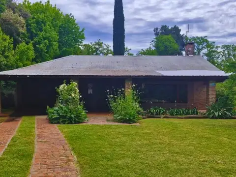 Casa en Venta con 2 cocheras