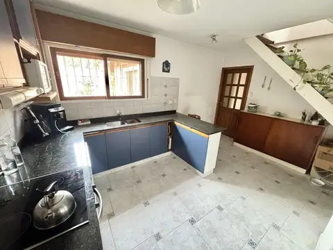 Casa 5 ambientes con 2 baños