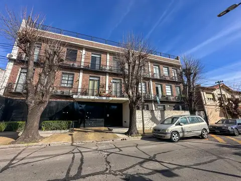Departamento en Venta 3 ambientes con patio en Martinez