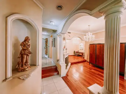 Avenida presidente Raúl alfonsin 1400