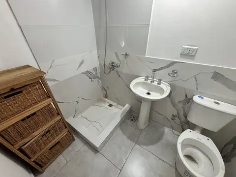 Departamento en Alquiler en Rafael Calzada, $ 360.000