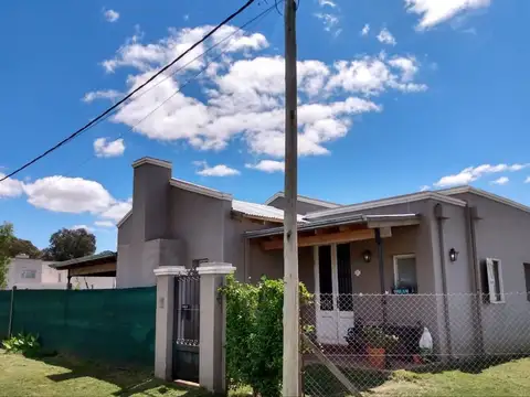 VENTA CASA DOS DORMITORIOS ZONA GRADUADOS TANDIL