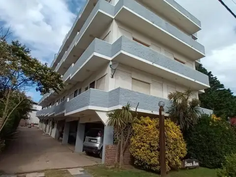 venta de dto amplios 2 amb c/ cochera 100mts del mar! Recicl