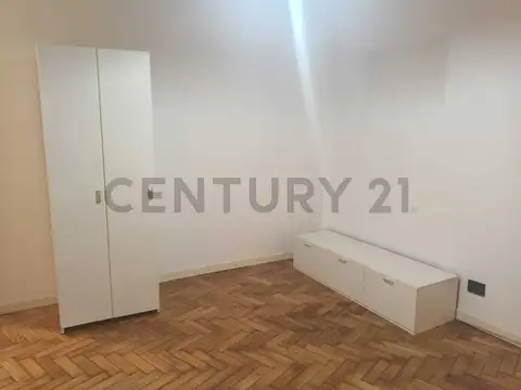 Departamento en Alquiler en Parque Chacabuco, $ 550.000