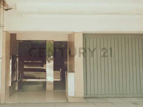 Av. Eva Peron 1500, Piso 7