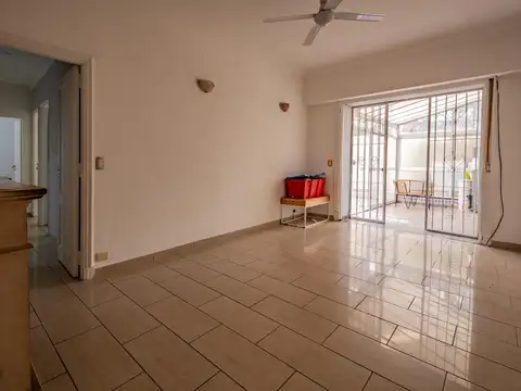 Venta - Departamento 4 amb con Patio en Floresta - Permuta