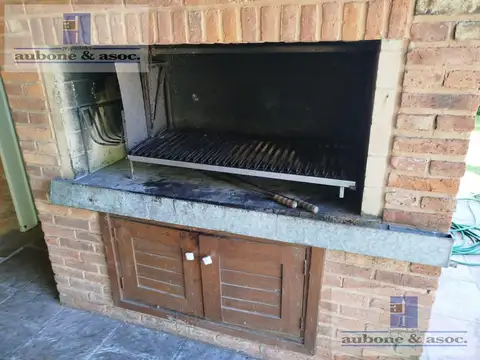 Casa 5 ambientes con 3 baños