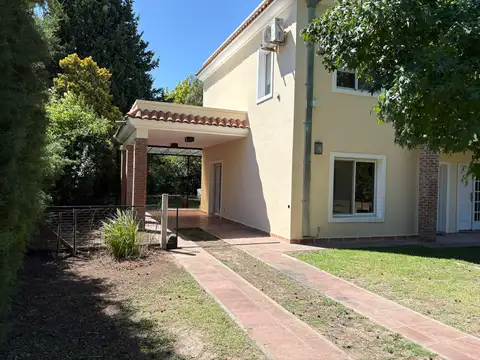 Casa a la venta en  Barrio Cerrado El Resuello, Moreno