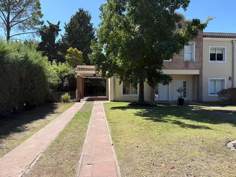 Casa a la venta en  Barrio Cerrado El Resuello, Moreno