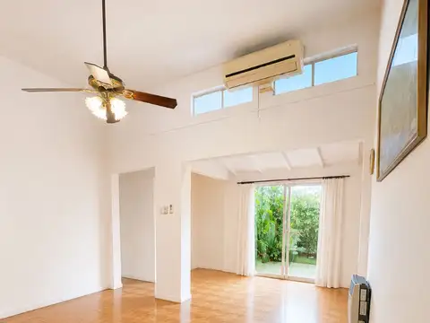 Depto Tipo Casa 4 ambientes con 2 baños
