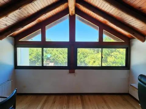 Casa en Venta con 4 cocheras
