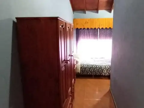 OPORTUNIDAD VENTA CASA 4 AMBIENTES CON PATIO, PILETA Y COCHE