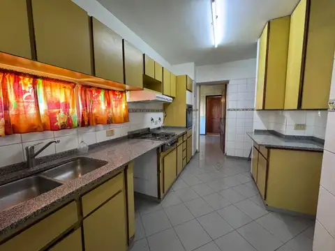 PISO EXCLUSIVO BARRIO MARTIN 3 Dorm. + Cochera