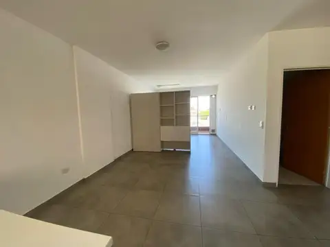Departamento en Alquiler en Parque Chacabuco, $ 630.000