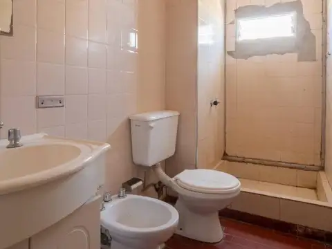 Departamento 5 ambientes con 1 baño