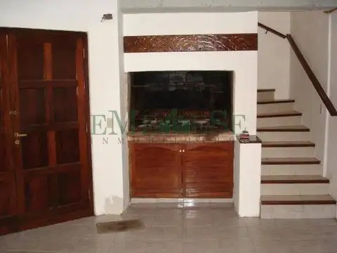 Casa 5 ambientes con 3 baños