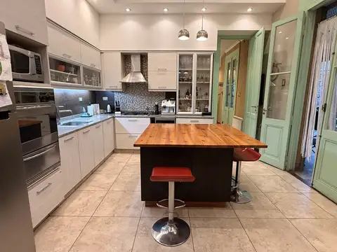 Avenida Escalada 200