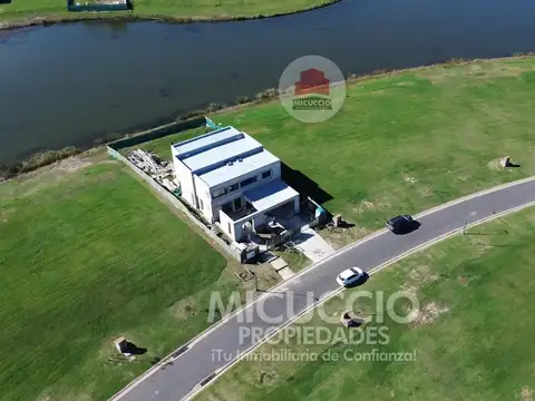 Casa en construcción en venta | B° Amarras | Puertos del Lago