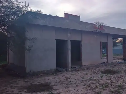CASA EN CONSTRUCCION EN VENTA EN EL ZANJÓN
