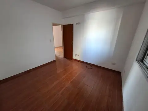 Primera Junta 1200, Piso 2