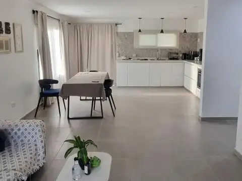 Casa en venta en barrio casuarinas Del viso 4 ambientes