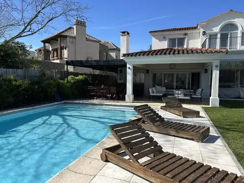 Casa en Alquiler Temporal de 4 dormitorios
