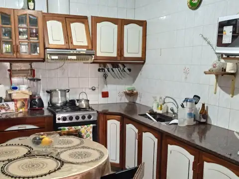 Casa 3 ambientes con 2 baños