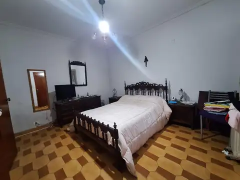 Castro 600 ,  AMPLIO PH  AL FRENTE, TERRAZA, SIN EXPENSAS!