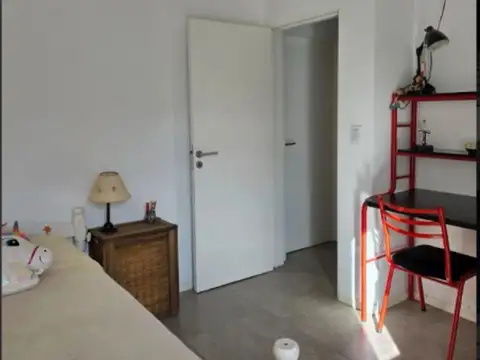 Casa 7 ambientes con 1 baño