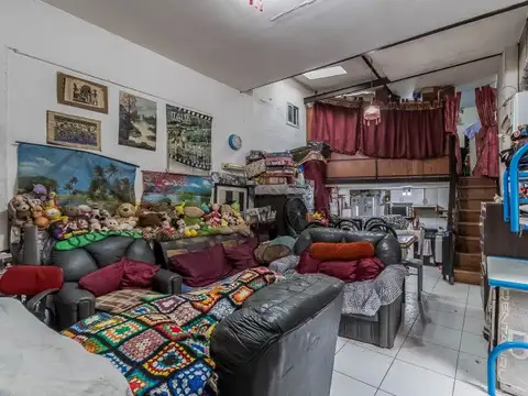 Depto Tipo Casa en Venta en Flores, USD 74.000