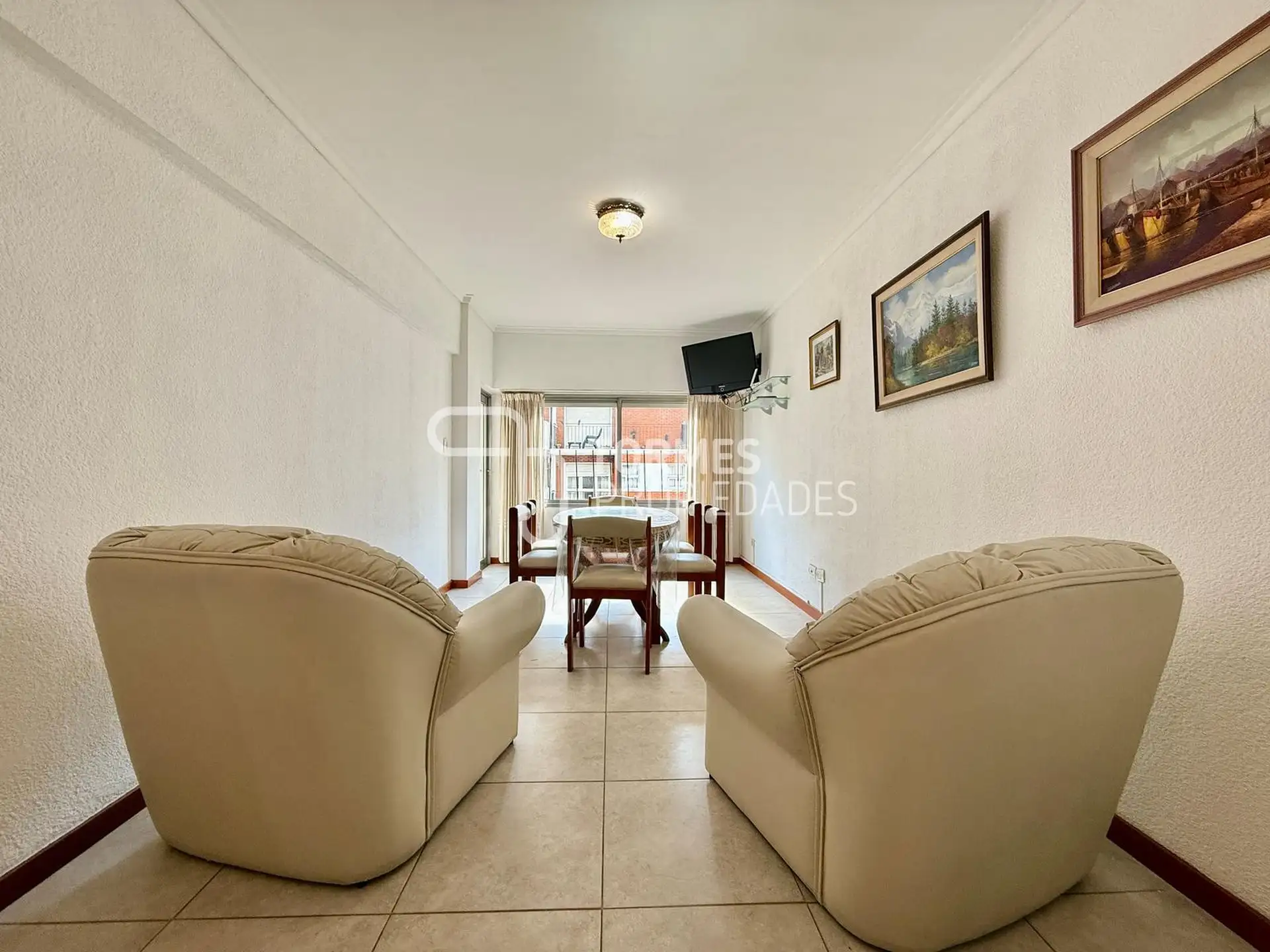 VENTA Departamento 3 ambientes con balcon sobre vereda de sol | Plaza Colon Mar del Plata