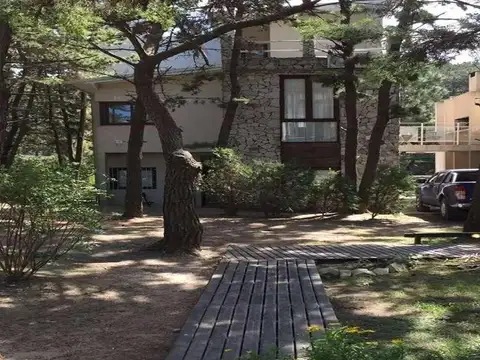 Casa en venta - 4 dormitorios 4 baños - 160mts2 - Mar De Las Pampas