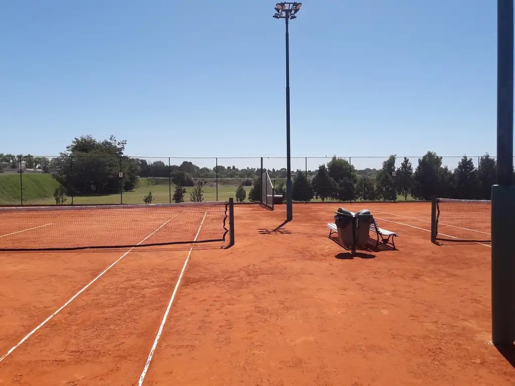 Actividades deportivas futbol, voley, golf, tenis en El Canton