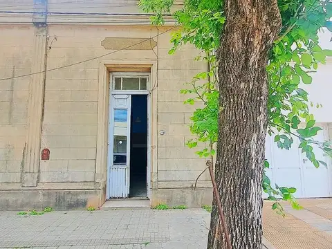 Casa a refaccionar, exelente ubicación San Carlos