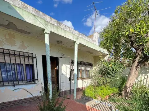 Terreno en Venta en Villa Luzuriaga, USD 85.000