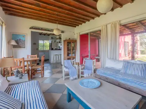 Casa en alquiler en la Barra de 3 dormitorios con pileta 100