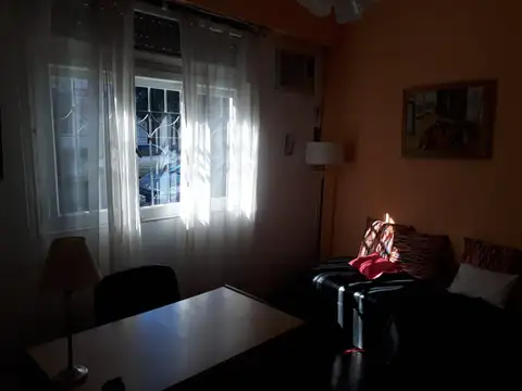 Depto Tipo Casa en Venta en Villa del Parque, USD 115.000