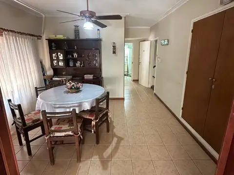 Paseo 111 100, Piso 1