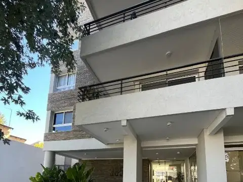 España 300, Piso 1