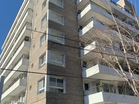 Departamento en venta 2 ambientes con cochera Tigre Centro