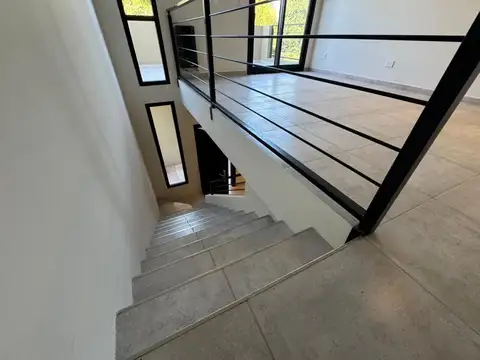 Dúplex con balcon a estrenar en moderno complejo centrico